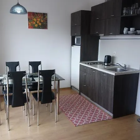 Sunny View Central 5 Apartman *